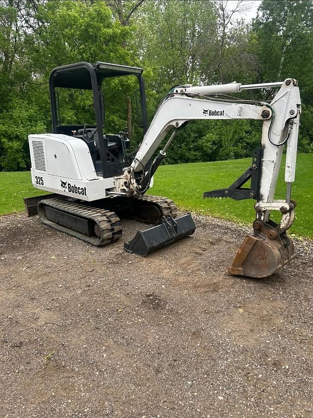 Image of Bobcat 325 equipment image 1