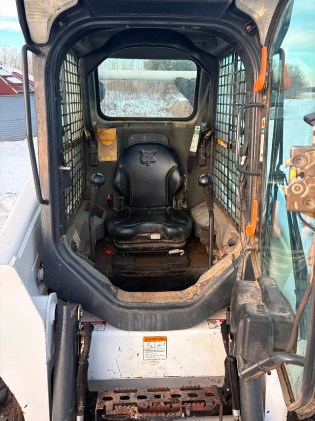 Image of Bobcat S570 equipment image 4