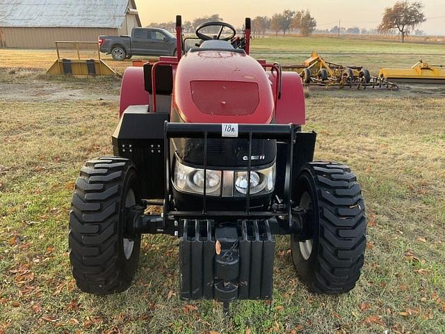 Image of Case IH Farmall 120C equipment image 2