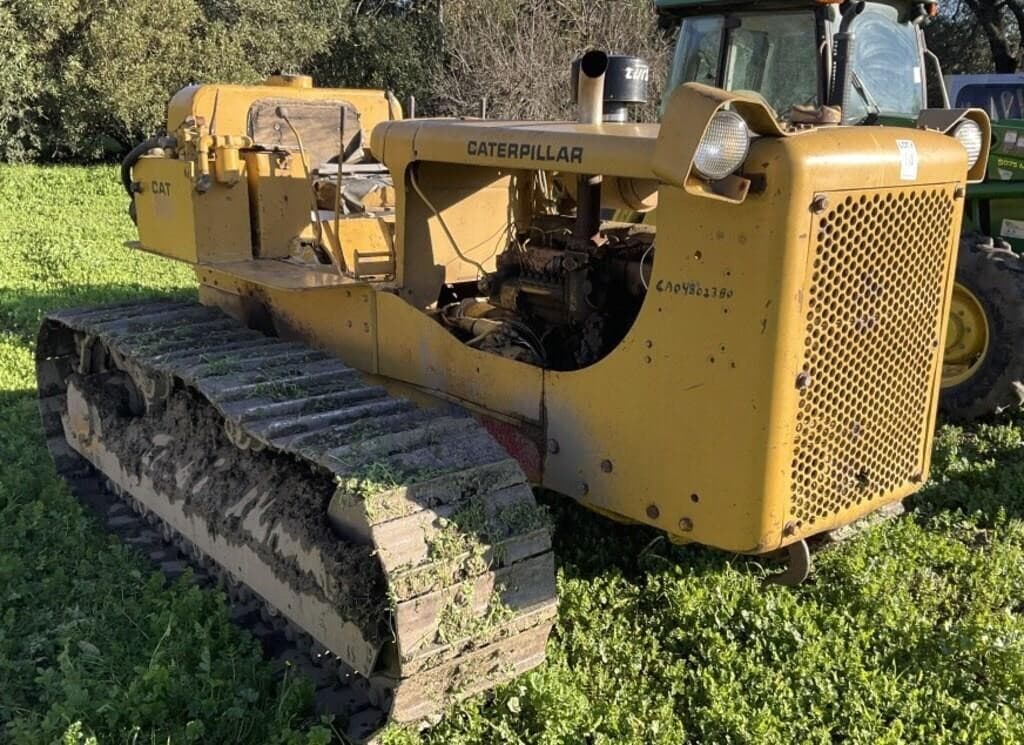 Image of Caterpillar D6 Primary image