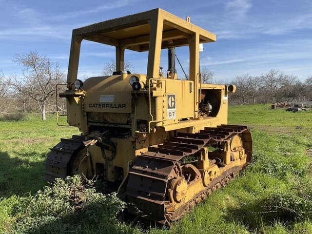 Image of Caterpillar D7 equipment image 4