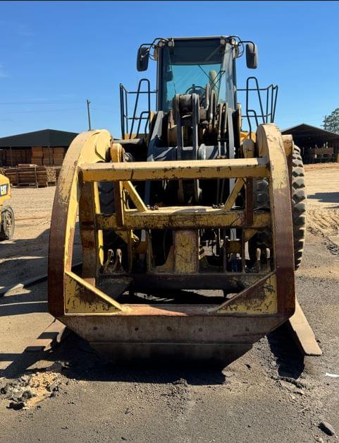 Image of John Deere 824K equipment image 1