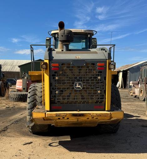 Image of John Deere 824K equipment image 2