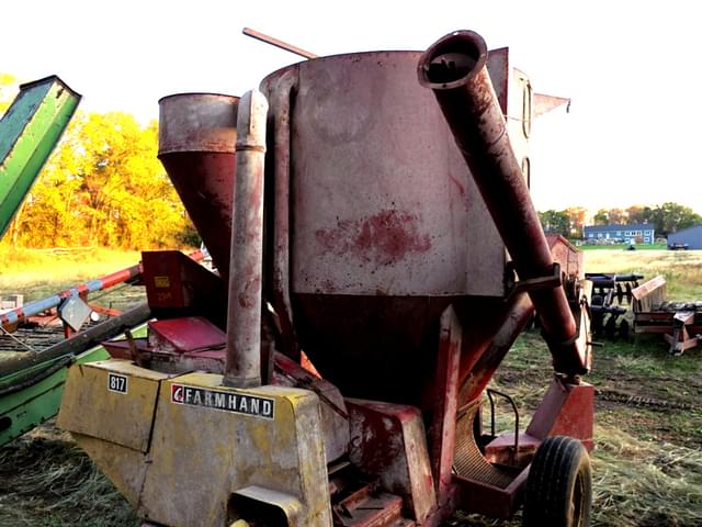 Image of Farmhand 817 equipment image 1