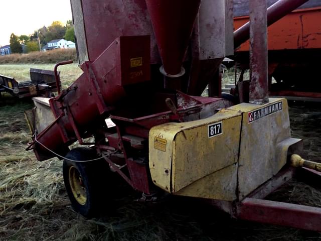 Image of Farmhand 817 equipment image 3