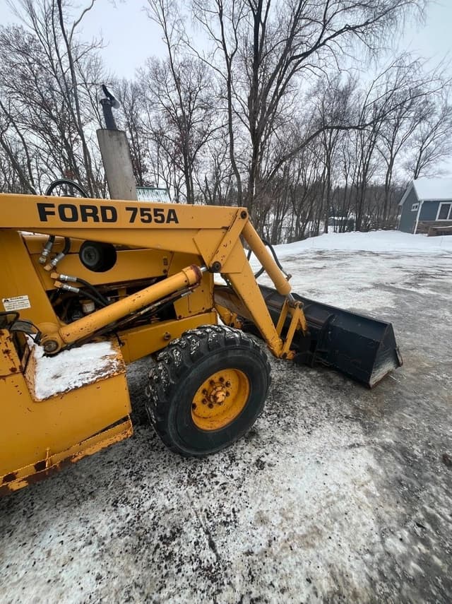 Image of Ford 755 equipment image 1