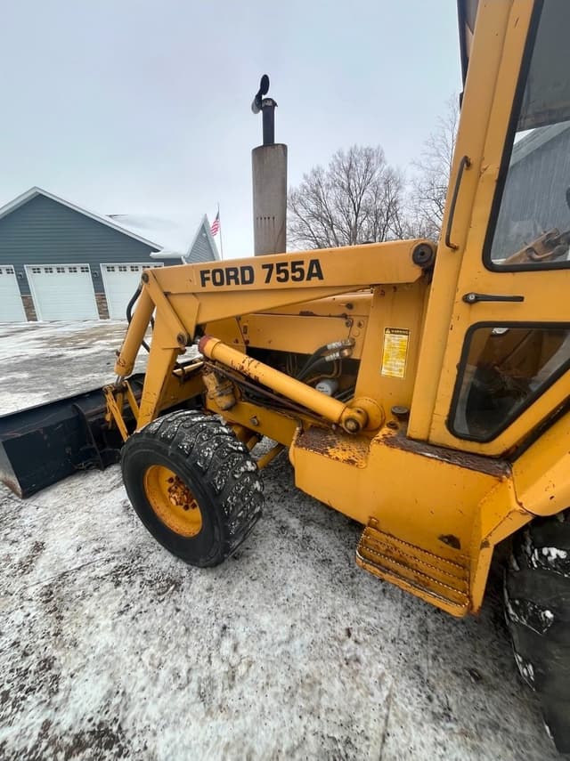 Image of Ford 755 equipment image 4