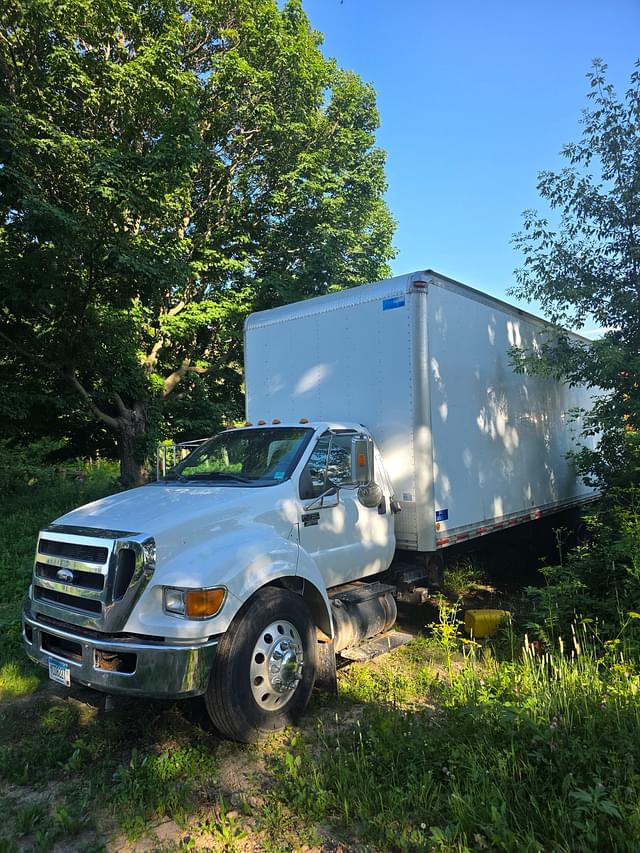 Image of Ford F-750 equipment image 1
