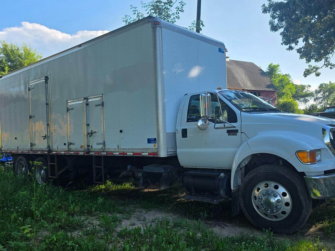Image of Ford F-750 Primary image