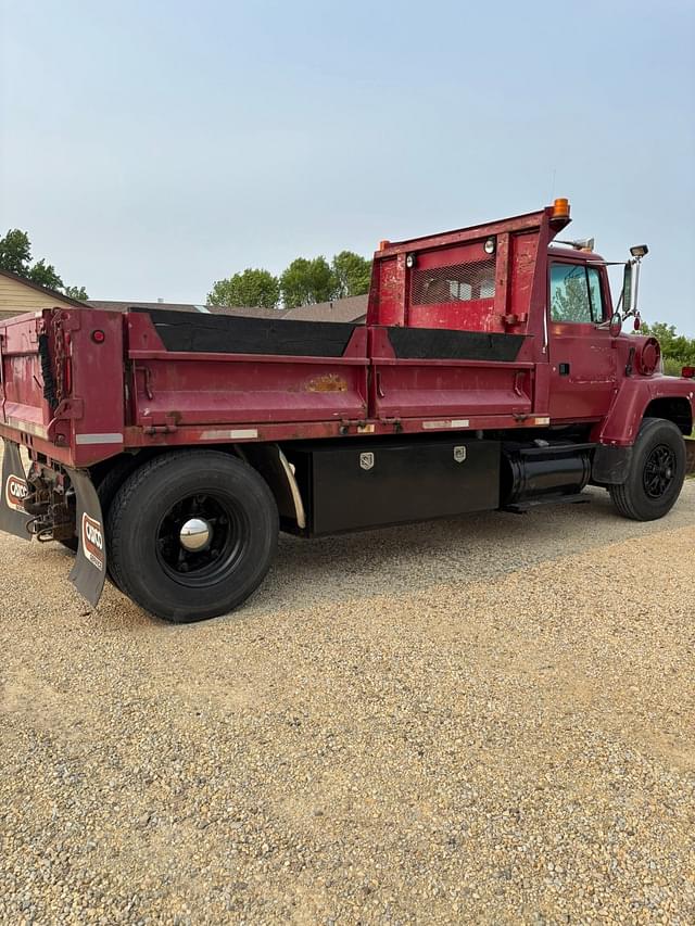 Image of Ford L9000 equipment image 3