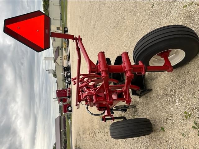 Image of International Harvester 720 equipment image 2