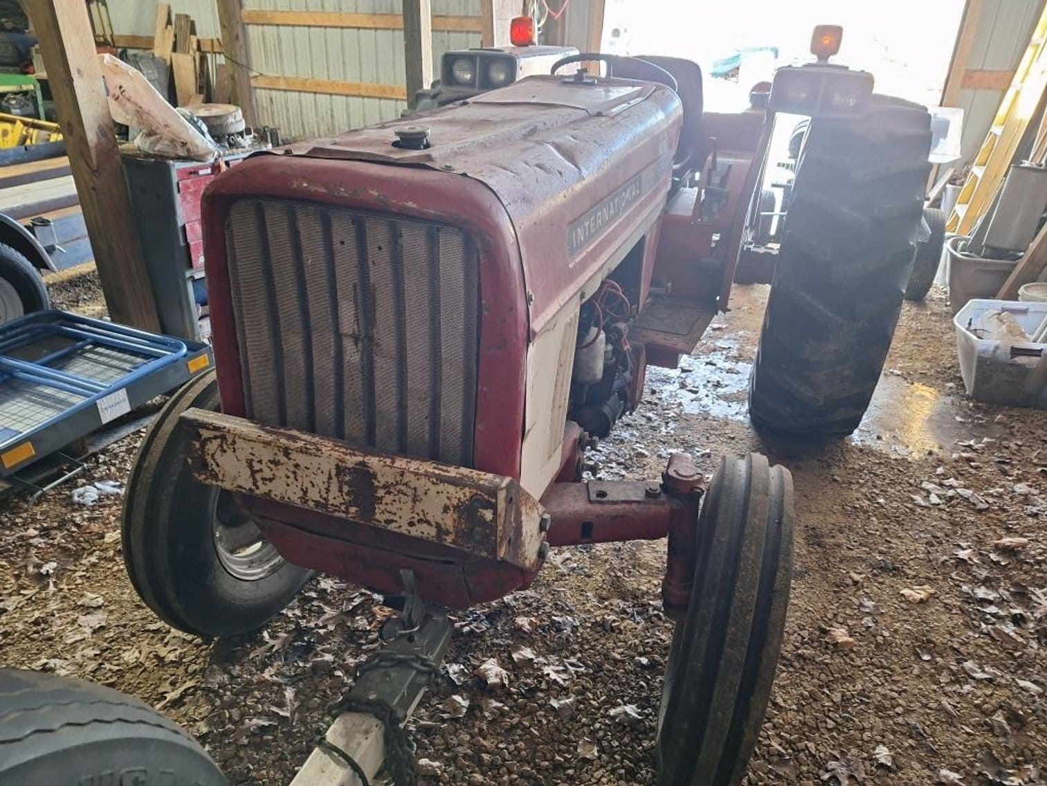 International Harvester 574 Equipment Image0