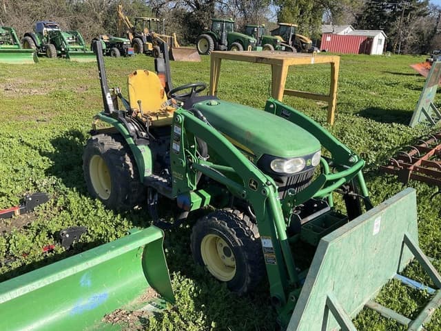 Image of John Deere 2025R equipment image 1