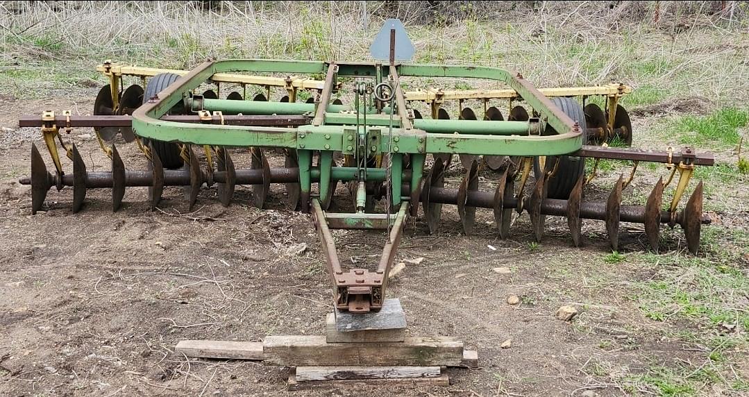 Image of John Deere 210 Primary image