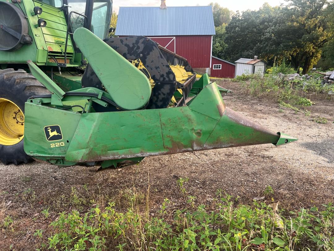 Image of John Deere 220 Image 1