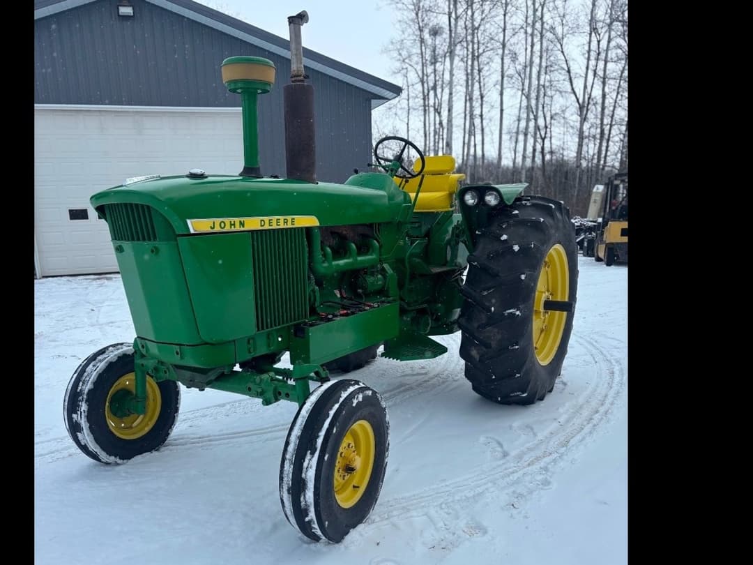 Image of John Deere 4010 Primary image