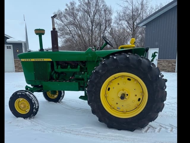 Image of John Deere 4010 equipment image 3