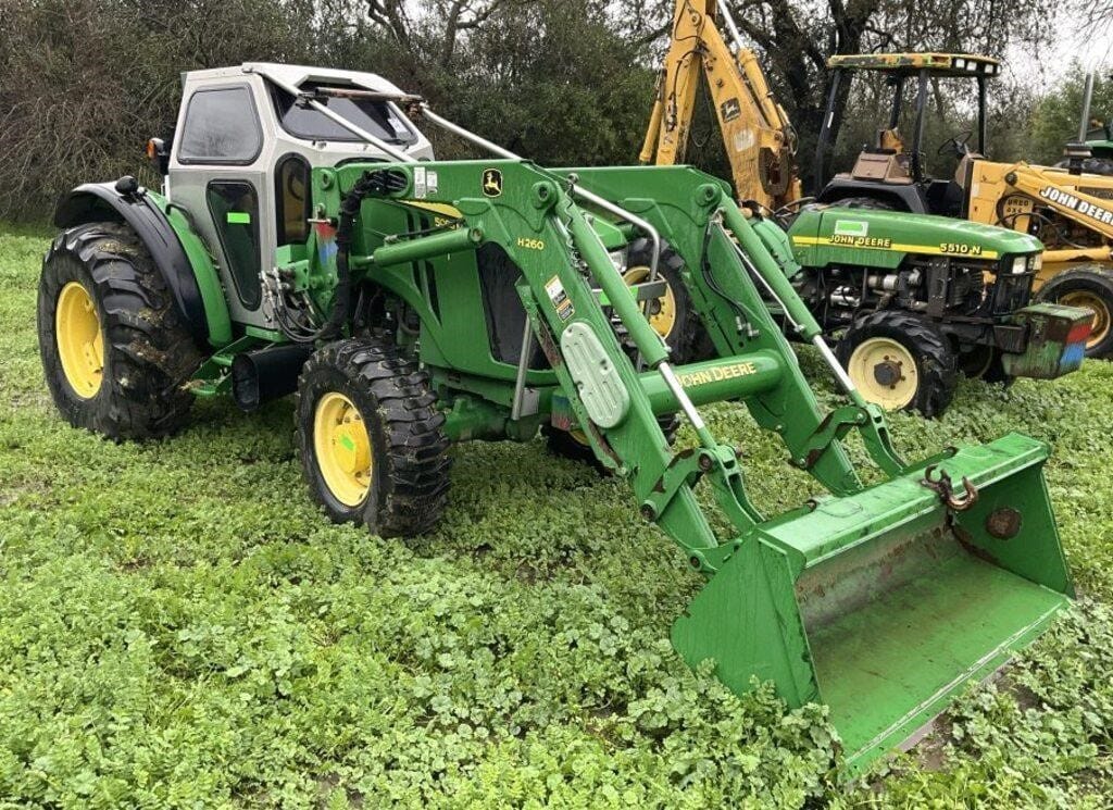John Deere 5085M Equipment Image0
