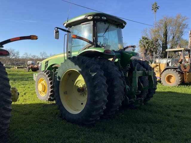 Image of John Deere 8285R equipment image 2