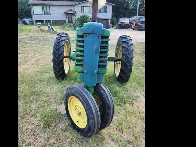 Image of John Deere B equipment image 1