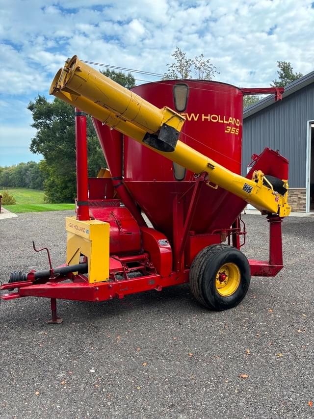 Image of New Holland 355 equipment image 3