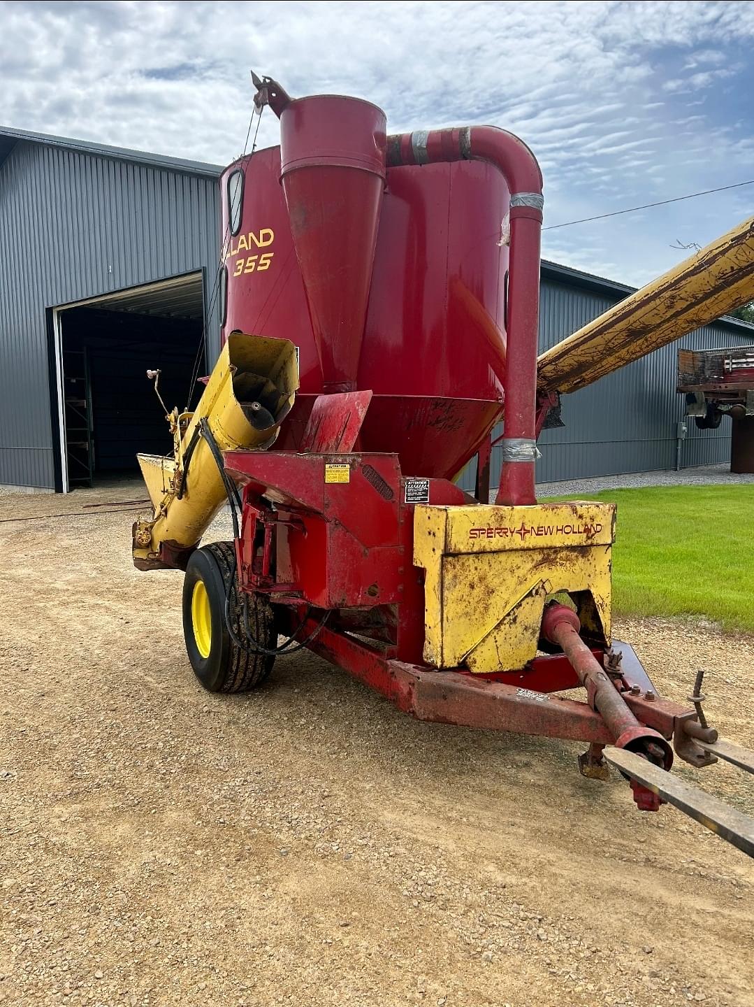 Image of New Holland 355 Image 1
