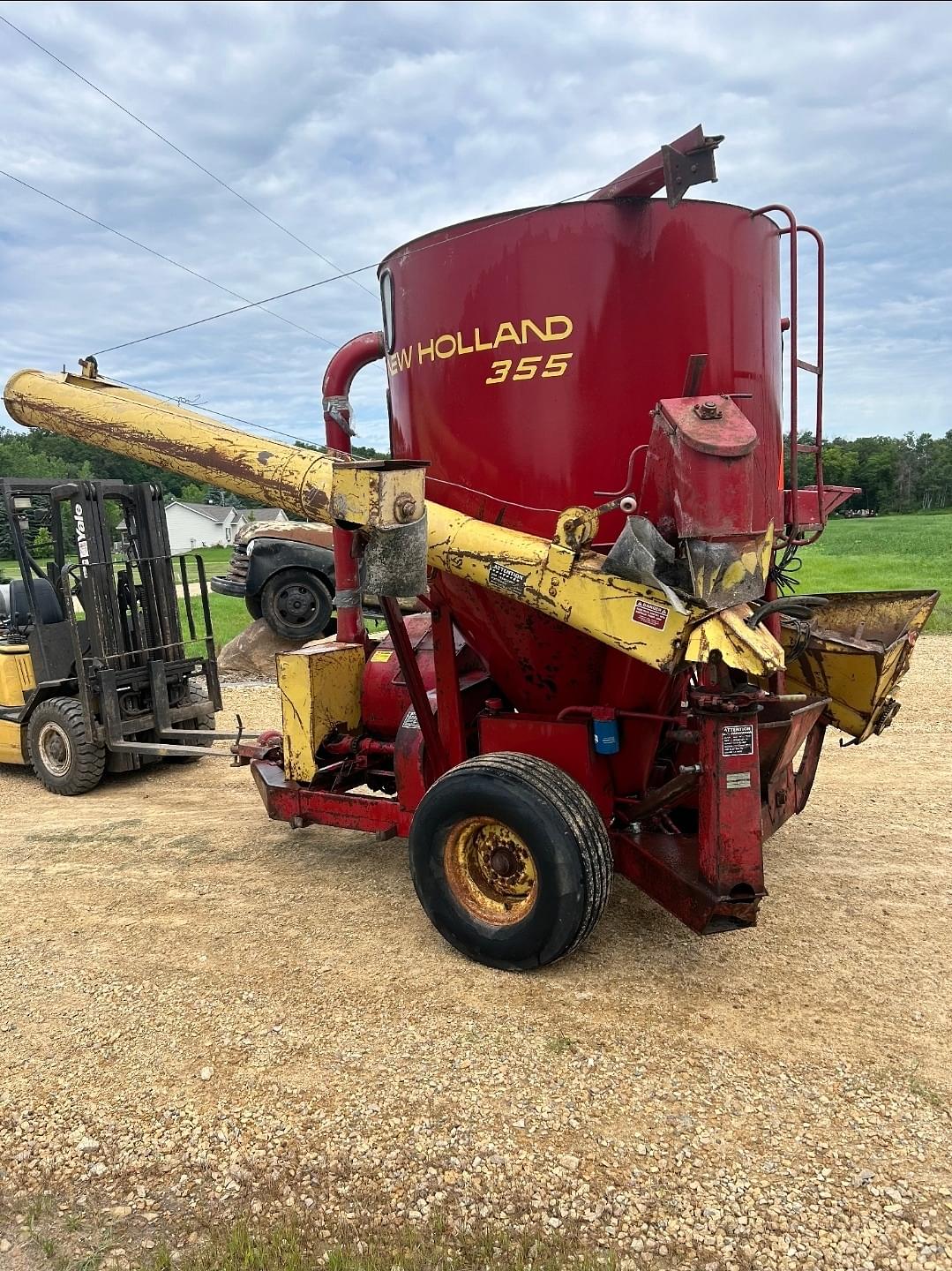 Image of New Holland 355 Image 0