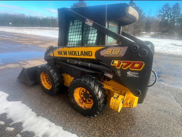 Image of New Holland L170 equipment image 2