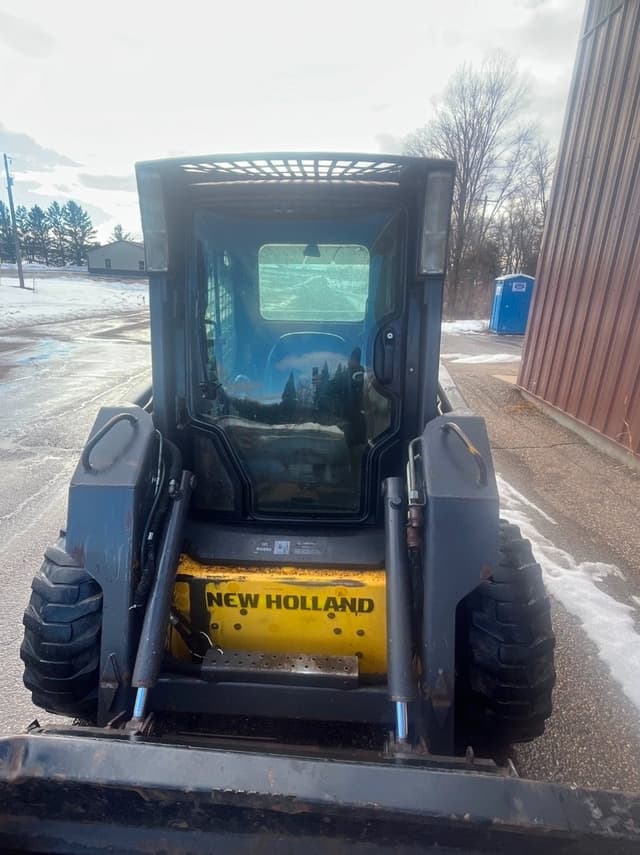 Image of New Holland L170 equipment image 4