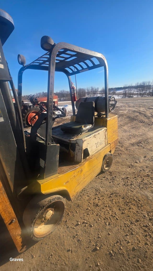 Image of Yale GLC060RDJUAE083 equipment image 3