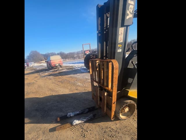 Image of Yale GLC060RDJUAE083 equipment image 2