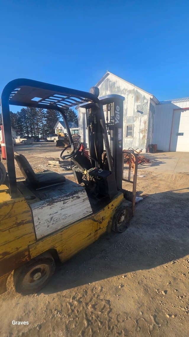 Image of Yale GLC060RDJUAE083 equipment image 4