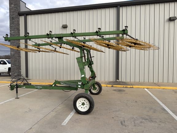 Image of Ogden Hybrid Hay Runner equipment image 1