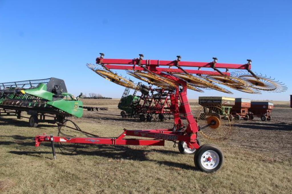 Main image Ogden Hybrid Hay Runner