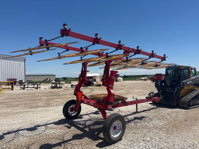 Image of Ogden Hybrid Hay Runner equipment image 4