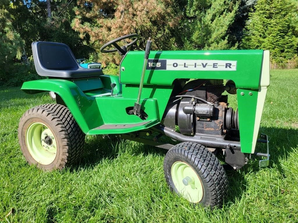 1972 Oliver 105 Equipment Image0