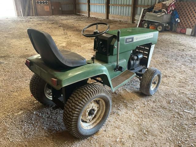 Image of Oliver 105 equipment image 4