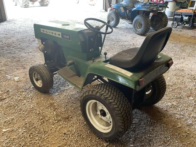 Image of Oliver 105 equipment image 2