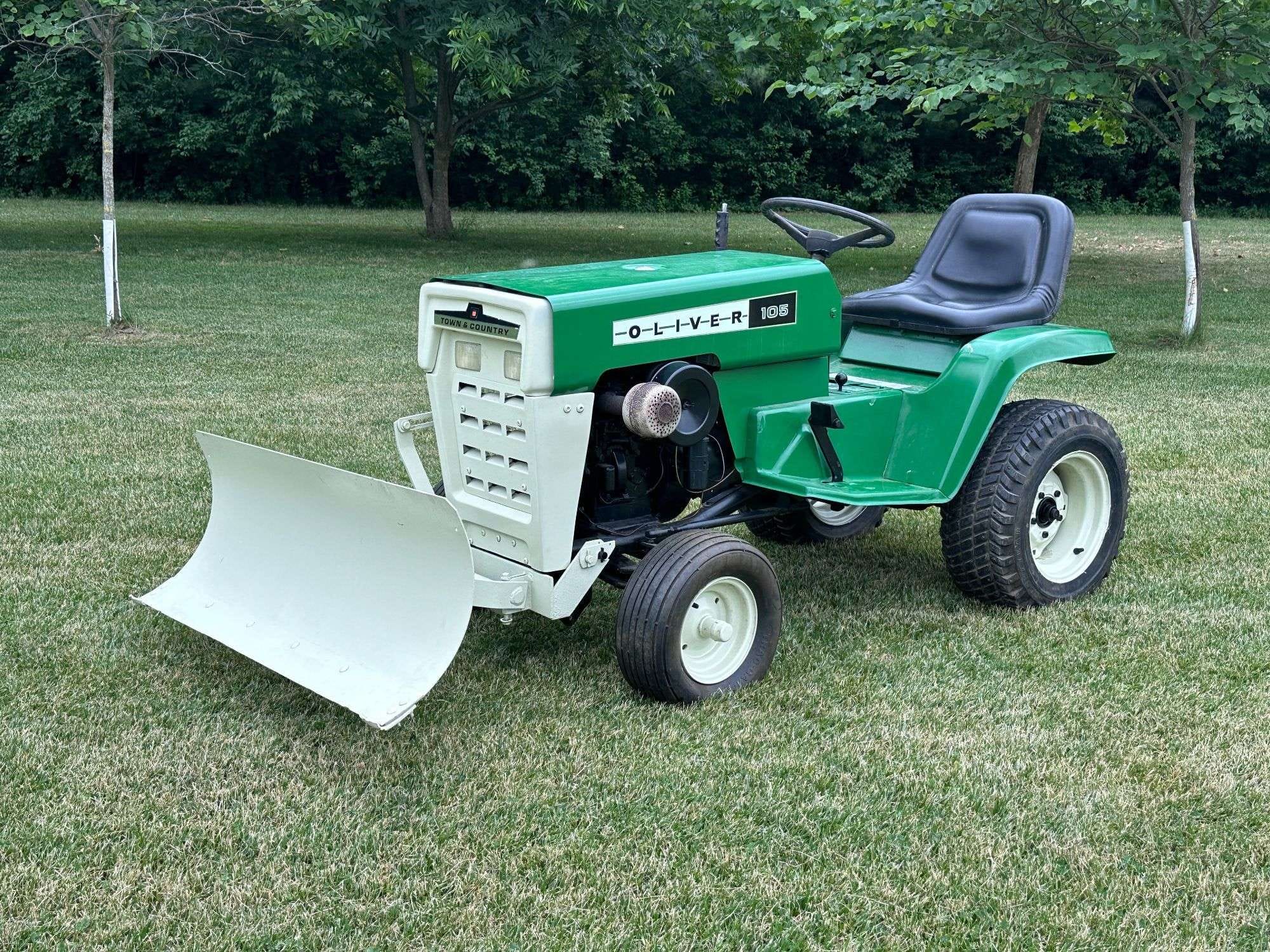 Oliver 105 Equipment Image0