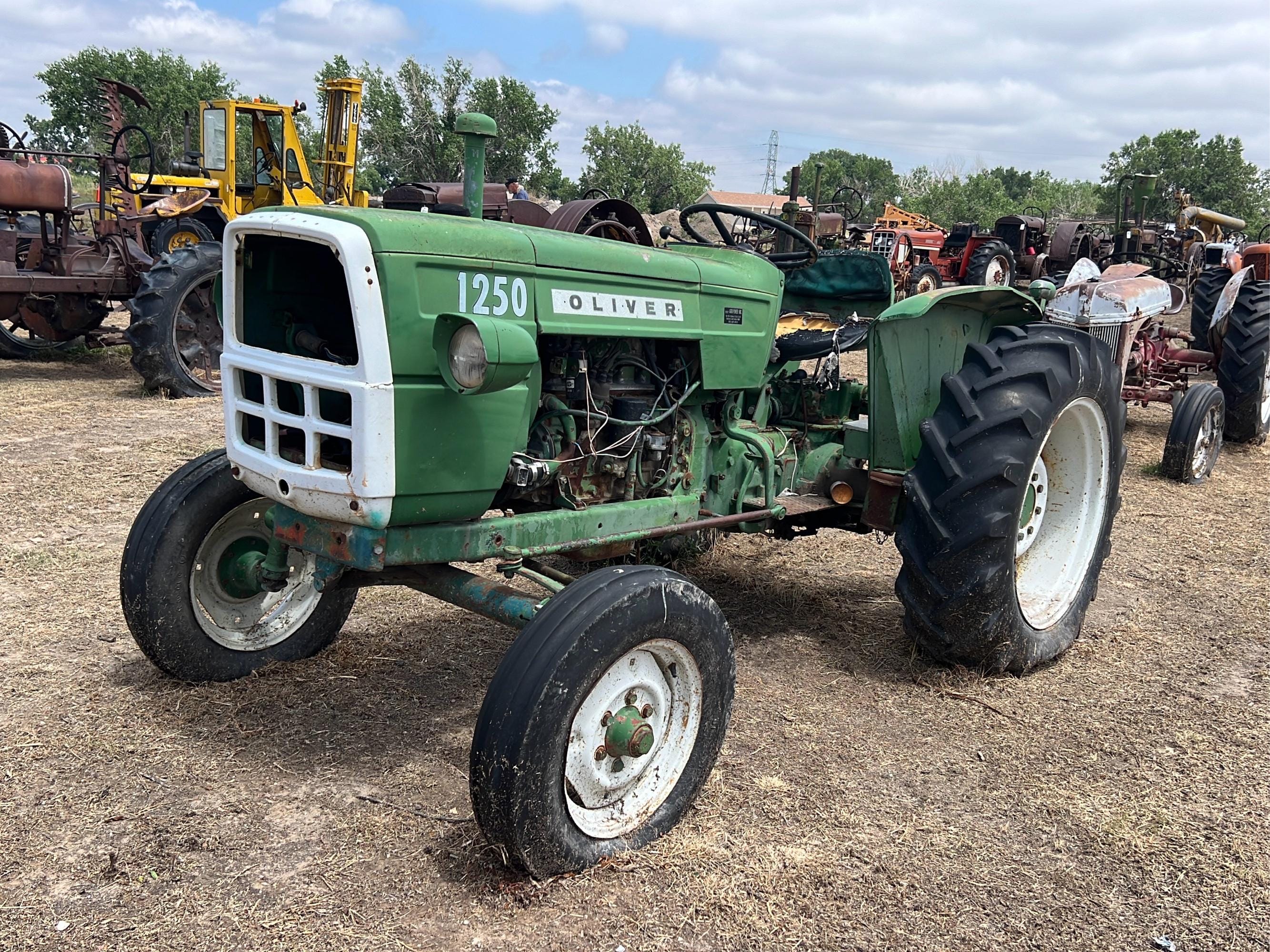 Main image Oliver 1250