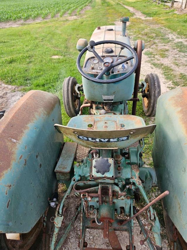 Image of Oliver 1250 equipment image 4