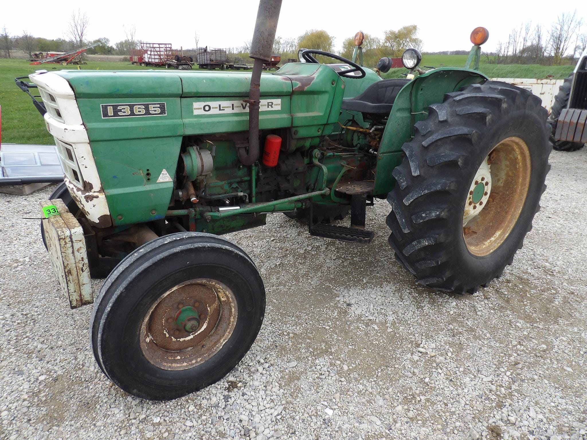 Oliver 1365 Equipment Image0