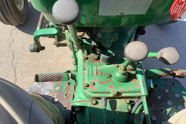 Image of Oliver 1365 equipment image 4