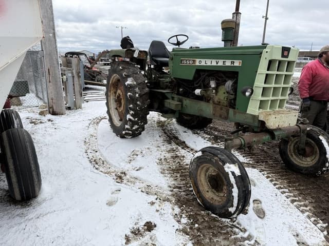 Image of Oliver 1550 equipment image 1