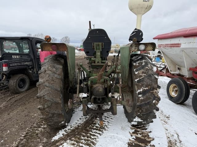 Image of Oliver 1550 equipment image 4