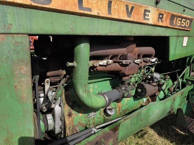 Image of Oliver 1550 equipment image 3