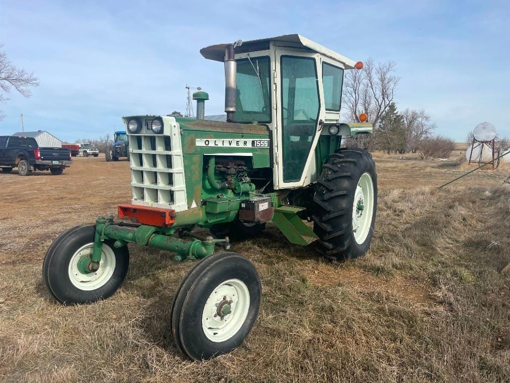 Main image Oliver 1555