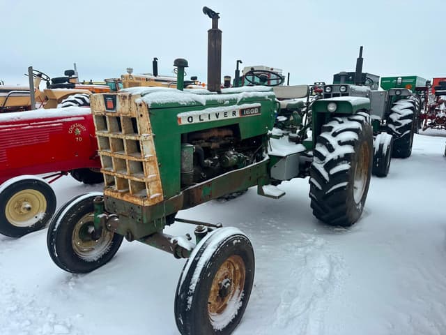 Image of Oliver 1600 equipment image 2