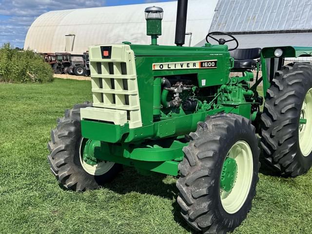 Image of Oliver 1600 equipment image 3