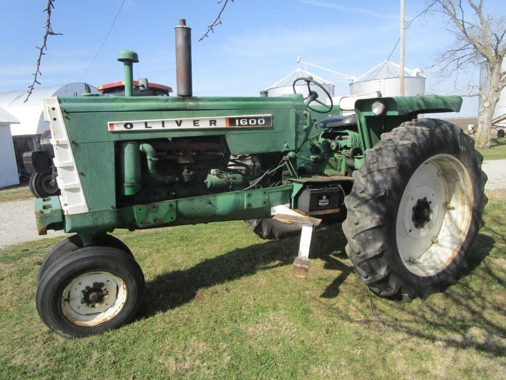 Main image Oliver 1600